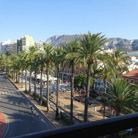 Puerto Harbour Views * デニア