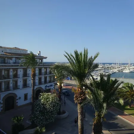 Puerto Harbour Views アパート